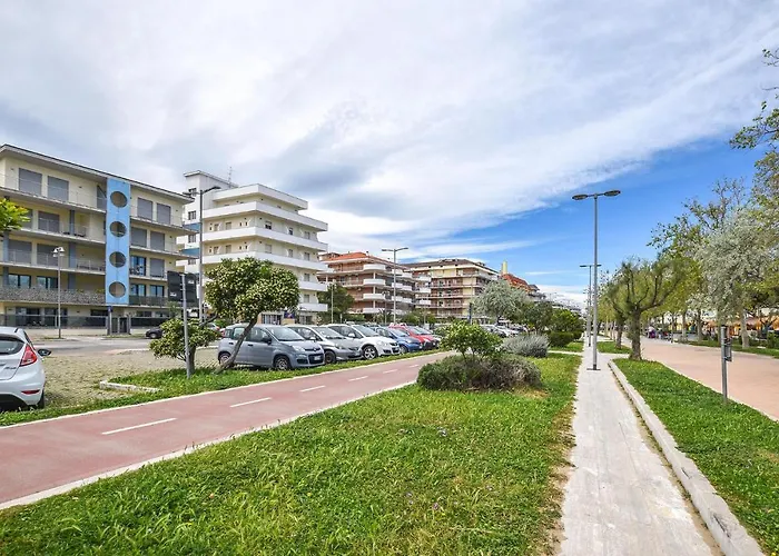 3 Bedroom Cozy In Lägenhet Pescara