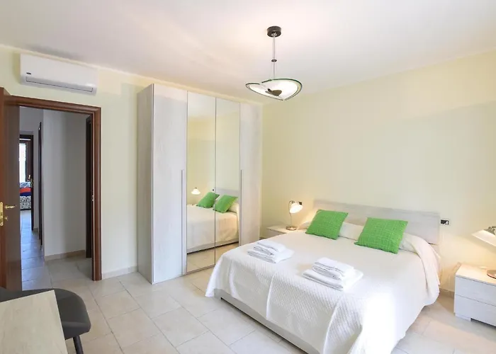 3 Bedroom Cozy In Lägenhet Pescara