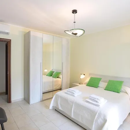 3 Bedroom Cozy In Apartment Pescara