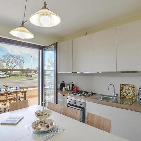 3 Bedroom Cozy In *