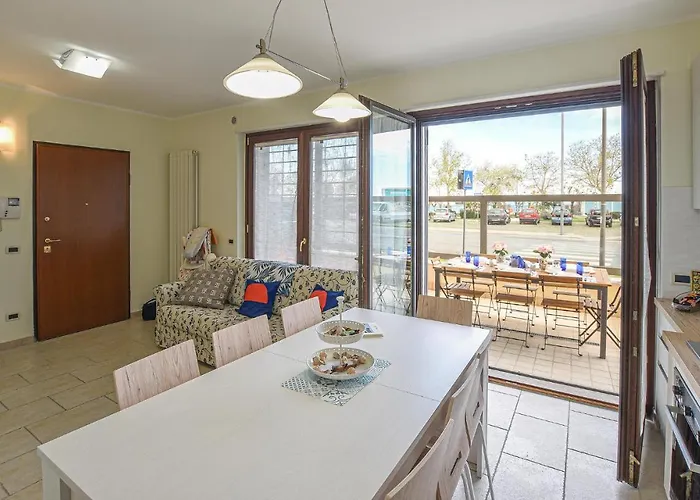 公寓 3 Bedroom Cozy In